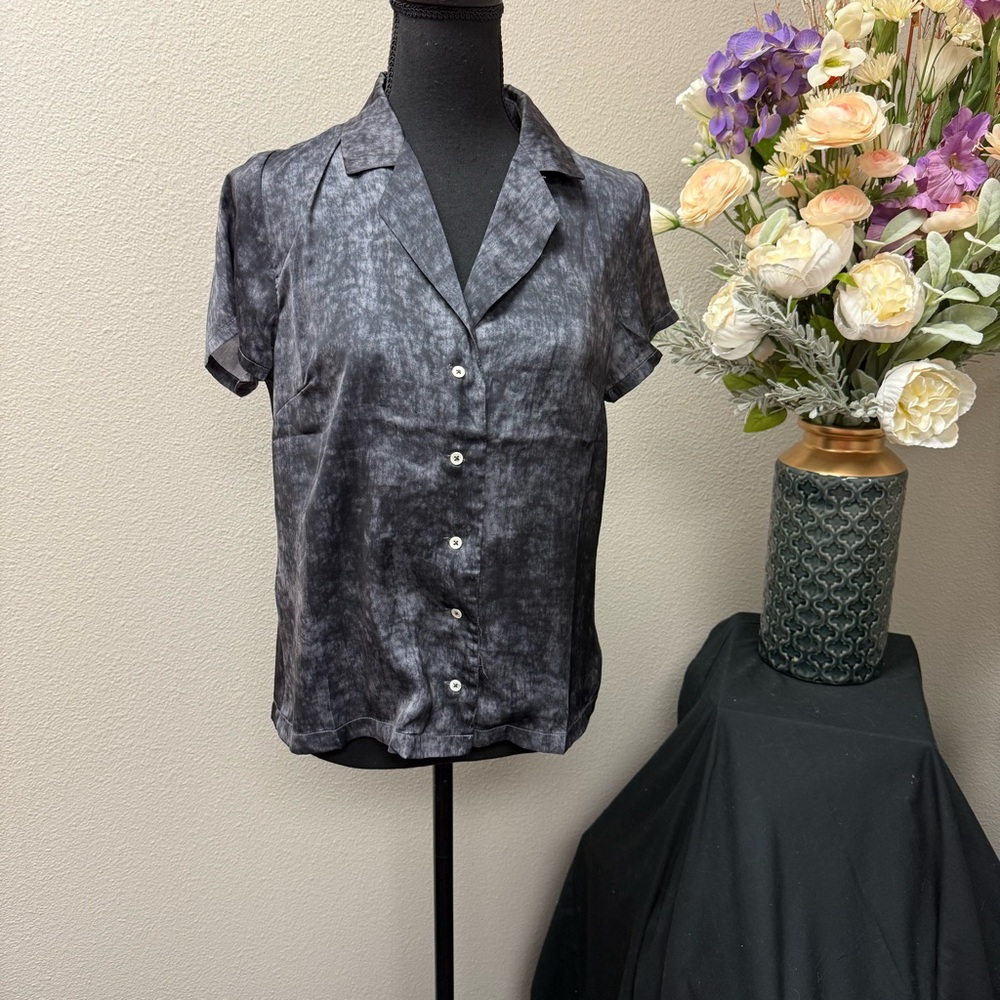 Oliveaceous Black Grey Satin Button Front Blouse | Short Sleeve Collared Top Med